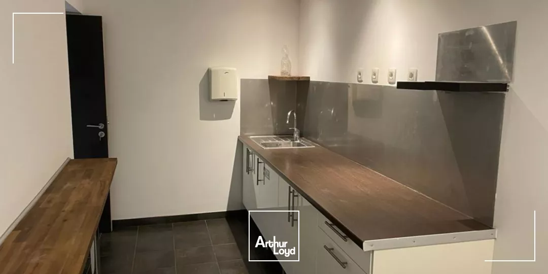 Bureaux rénovés à louer - Rue de la République - 13002 Marseille