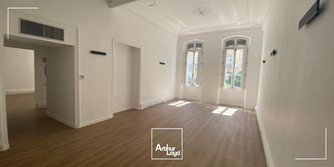 Bureaux rénovés à louer - Rue de la République - 13002 Marseille