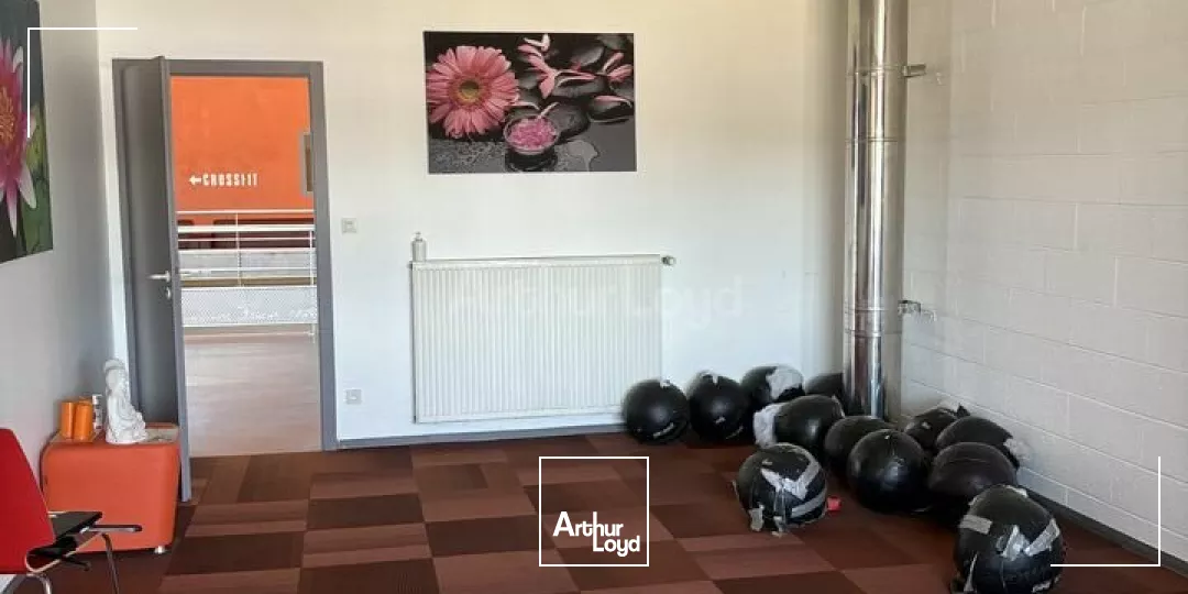 LOCAL COMMERCIAL à VENDRE de 2533 m²