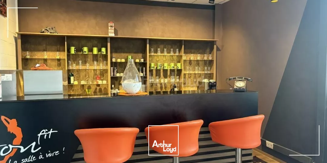 LOCAL COMMERCIAL à VENDRE de 2533 m²