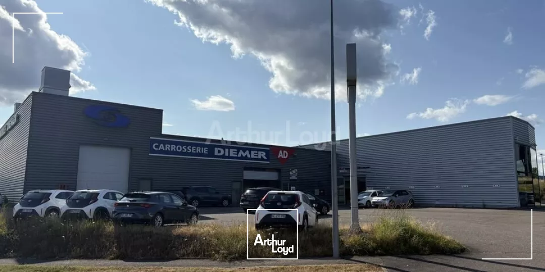 LOCAL COMMERCIAL à VENDRE de 2280 m²