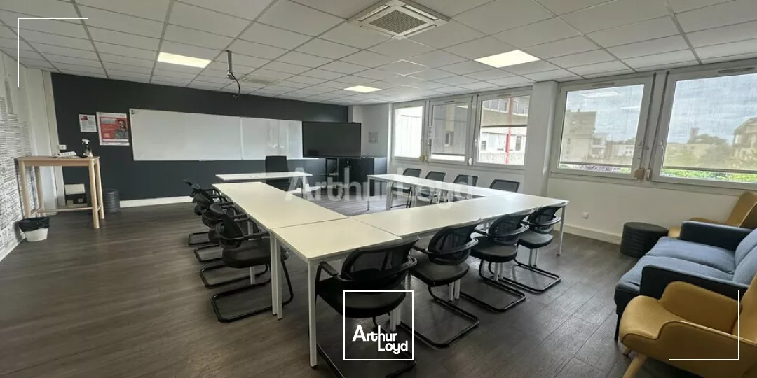 BUREAUX à VENDRE de 299 m²