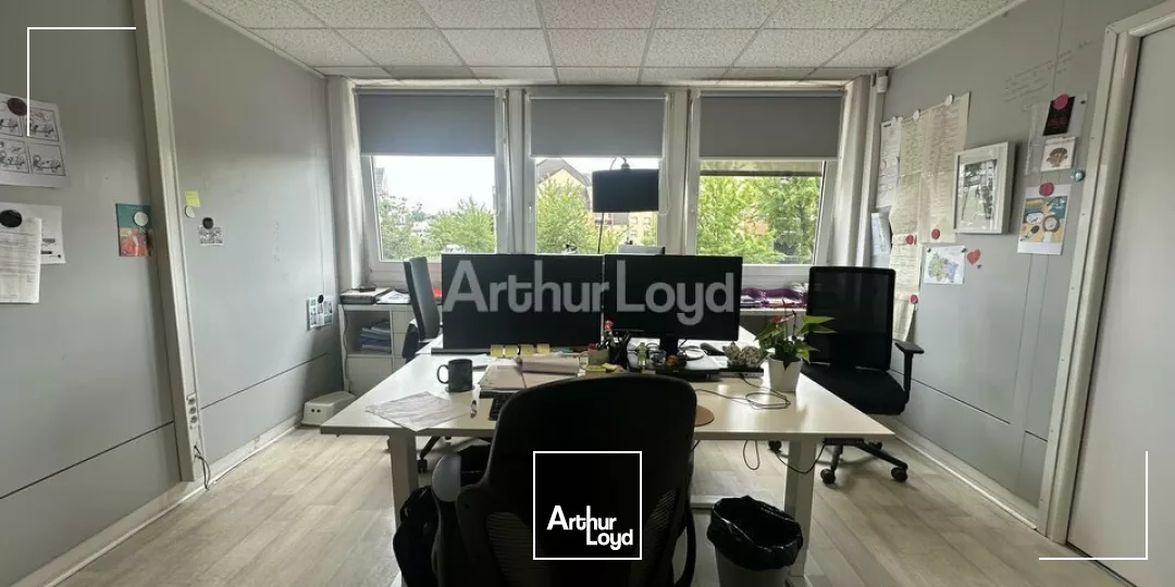 BUREAUX à VENDRE de 299 m²