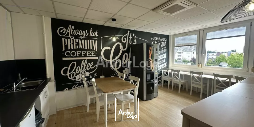 BUREAUX à VENDRE de 299 m²