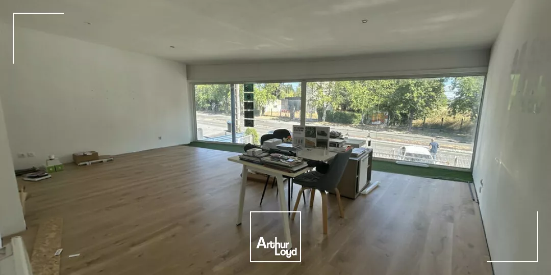 À LOUER  BUREAUX 185 m² ENTIÈREMENT AMÉNAGÉS  POITIERS SUD  PROCHE A10 & ROCADE