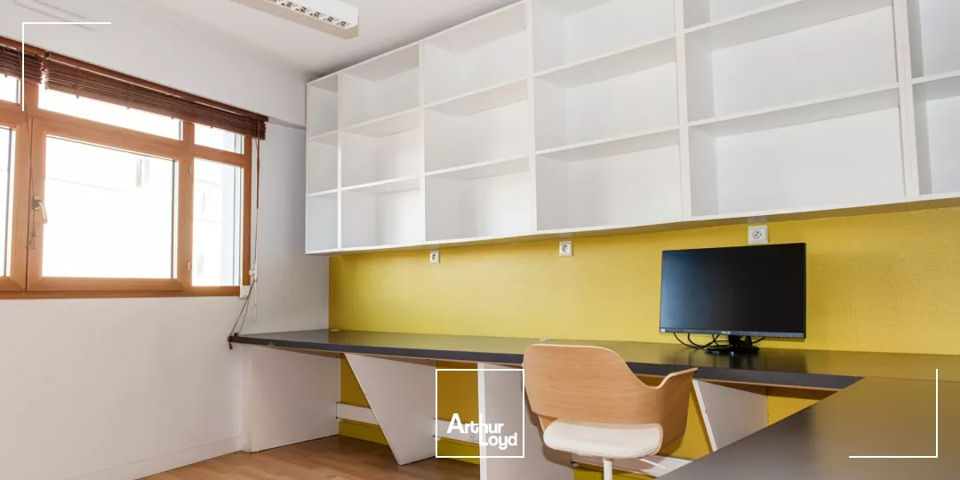 A LOUER A VENDRE BUREAUX 153 M² PROXIMITE GARE DE BREST GAMBETTA