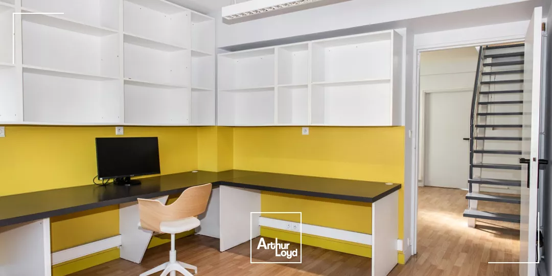 A LOUER A VENDRE BUREAUX 153 M² PROXIMITE GARE DE BREST GAMBETTA