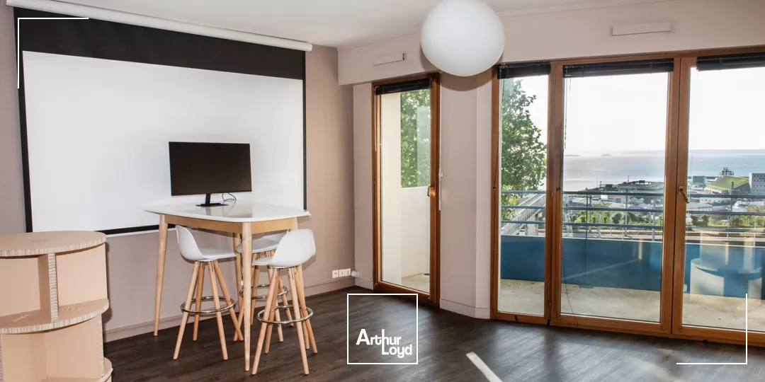 A LOUER A VENDRE BUREAUX 153 M² PROXIMITE GARE DE BREST GAMBETTA