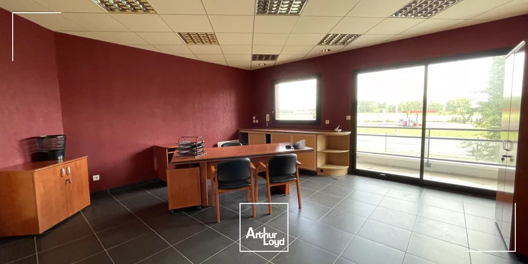 Bureaux à vendre ou à louer à COURRIERES 62710