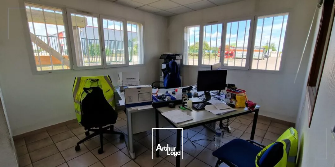 A LOUER  BATIMENT INDEPENDANT - ZAE CAP NORD