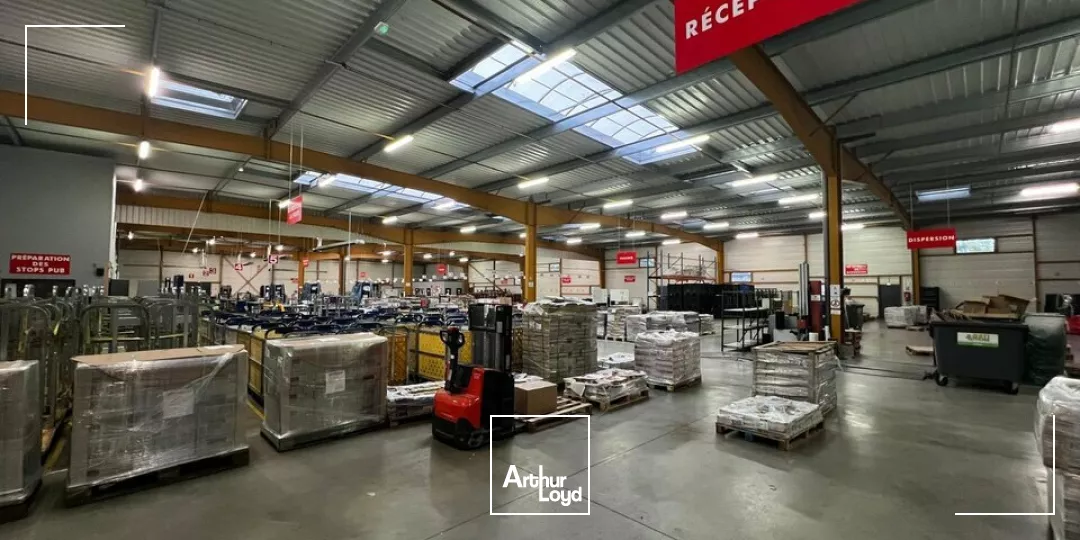 LOCAL LOGISTIQUE 2 000M² - A LOUER - LA ROCHE / YON NORD