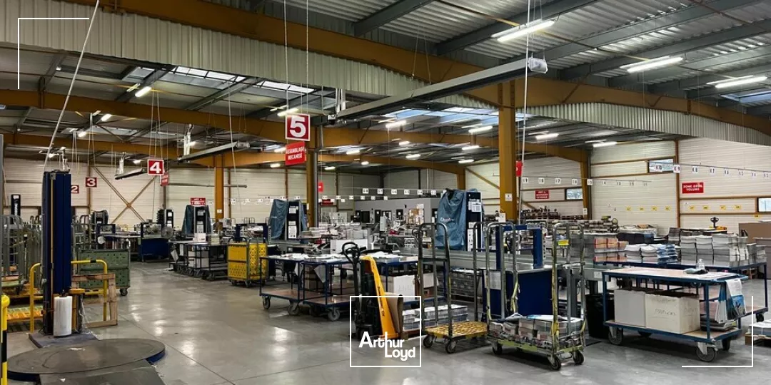 LOCAL LOGISTIQUE 2 000M² - A LOUER - LA ROCHE / YON NORD