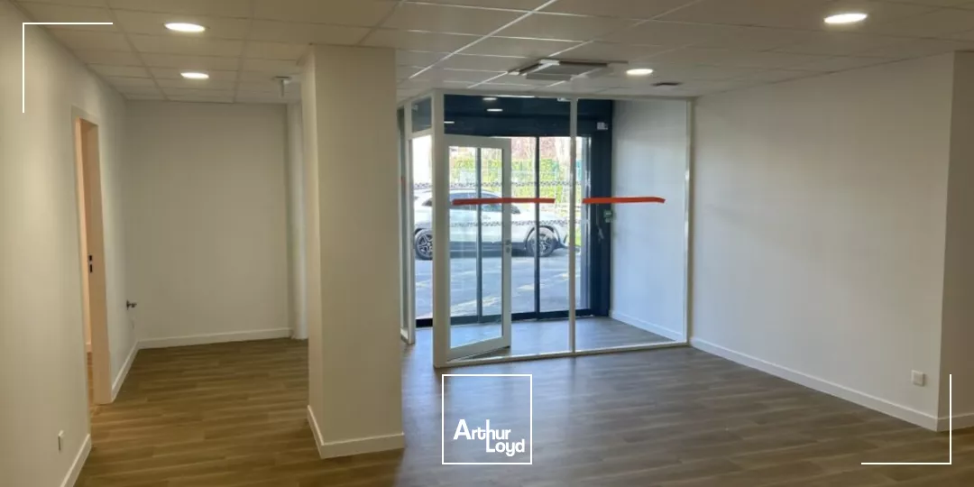Local commercial de 365 m² à louer à Amiens Sud - Emplacement dynamique avec parking visiteurs