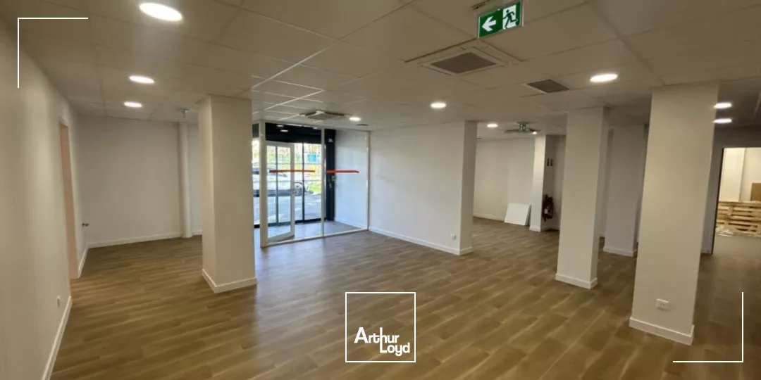 Local commercial de 365 m² à louer à Amiens Sud - Emplacement dynamique avec parking visiteurs