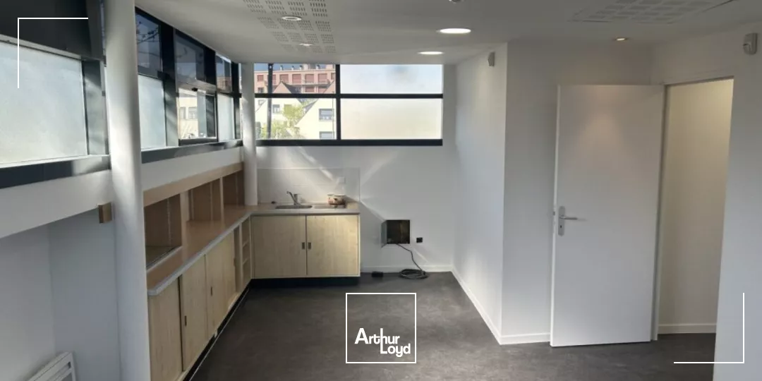 Local commercial de 365 m² à louer à Amiens Sud - Emplacement dynamique avec parking visiteurs