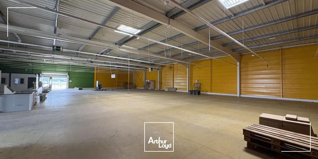 A LOUER LOCAL D'ACTIVITÉ MAIGNELAY-MONTIGNY 1 079 M2 ENV.