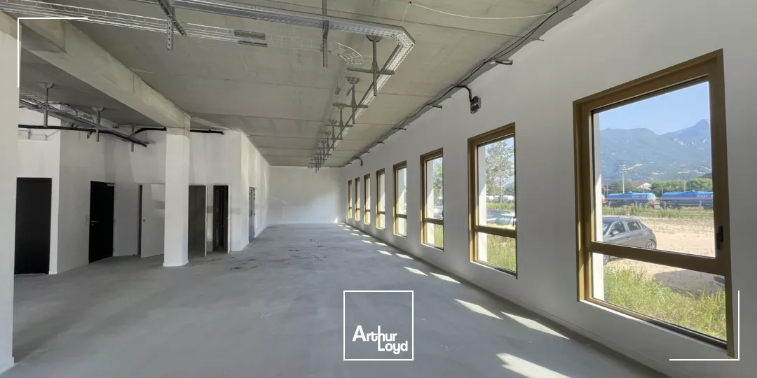 LOCATION ENTREPOT ST MARTIN LE VINOUX PROCHE TRANPORT PARKING