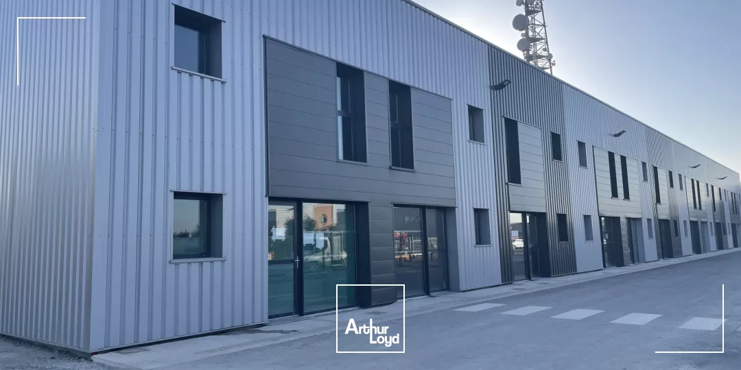 A VENDRE LOCAL D'ACTIVITE ET BUREAUX GUERANDE 475M2 