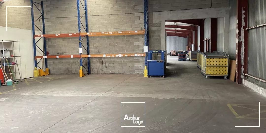 A Louer A vendre Entrepôt situé à Cambrai 