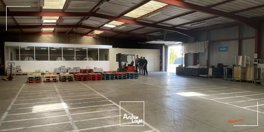 A Louer A vendre Entrepôt situé à Cambrai 