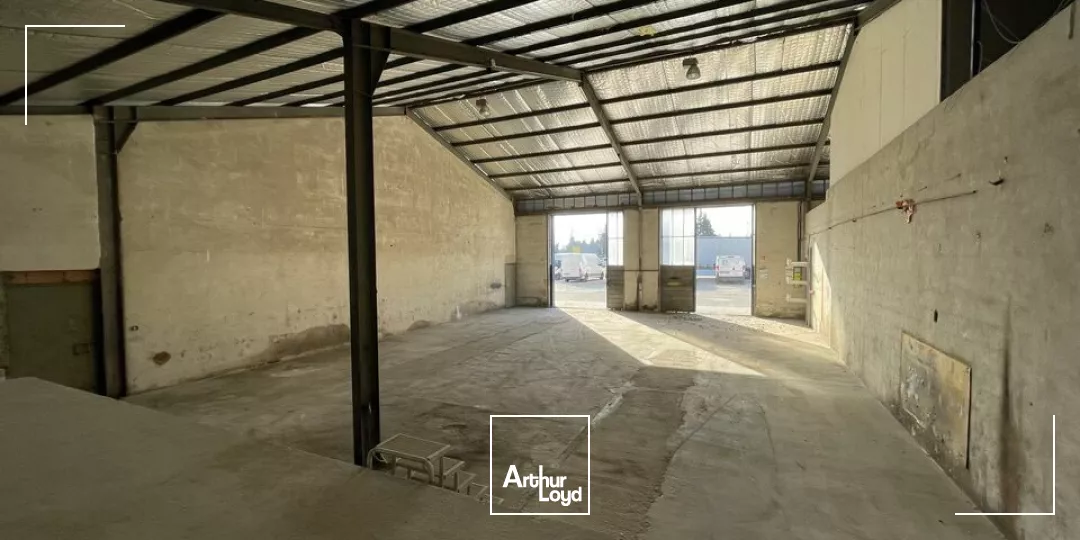 LOCAL D'ACTIVITÉ À LOUER - ORANGE NORD - 335 m²