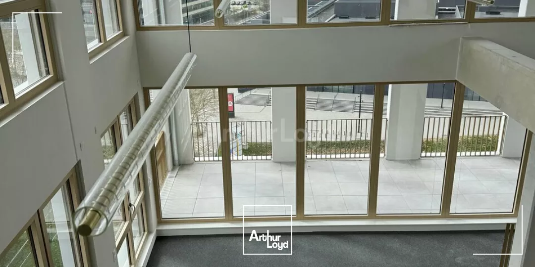 BUREAUX à LOUER de 1567 m²