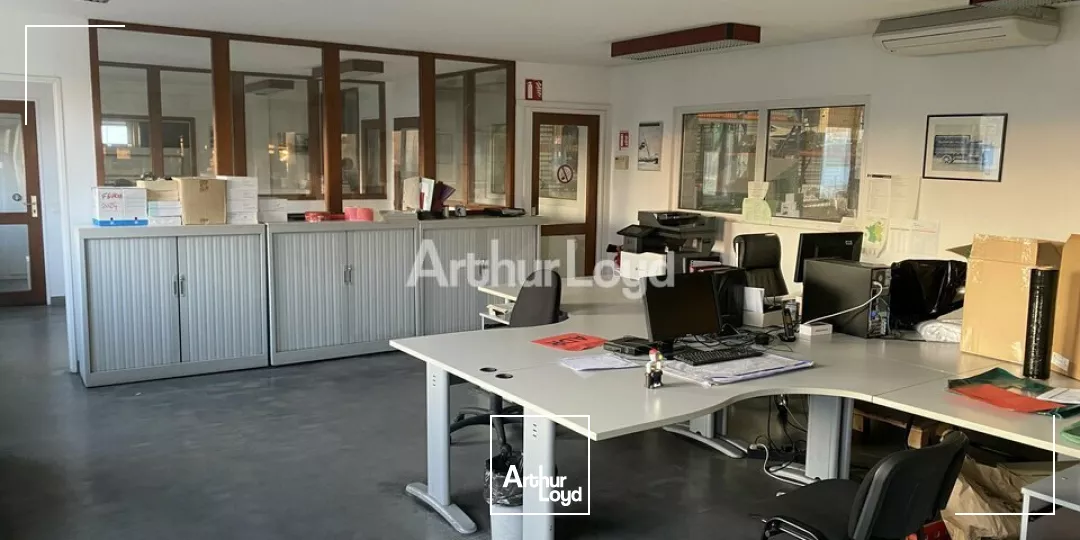 LOCAL D'ACTIVITE - ENTREPOT à LOUER de 2165 m²