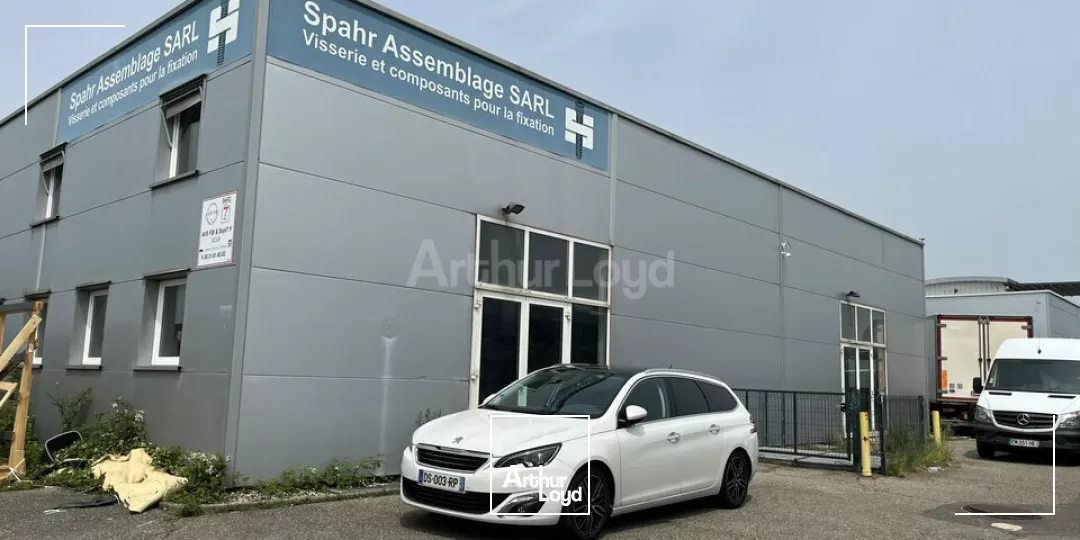 LOCAL D'ACTIVITE - ENTREPOT à LOUER de 430 m²