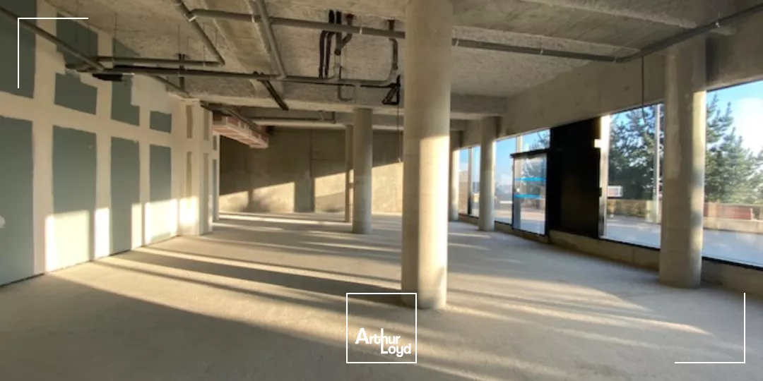 LOCAL COMMERCIAL PLATEAU DES CAPUCINSA BRST RIVE DROITE A VENDRE