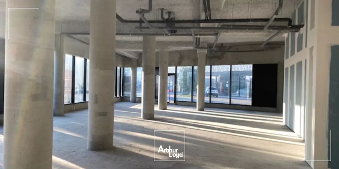 LOCAL COMMERCIAL PLATEAU DES CAPUCINSA BRST RIVE DROITE A VENDRE