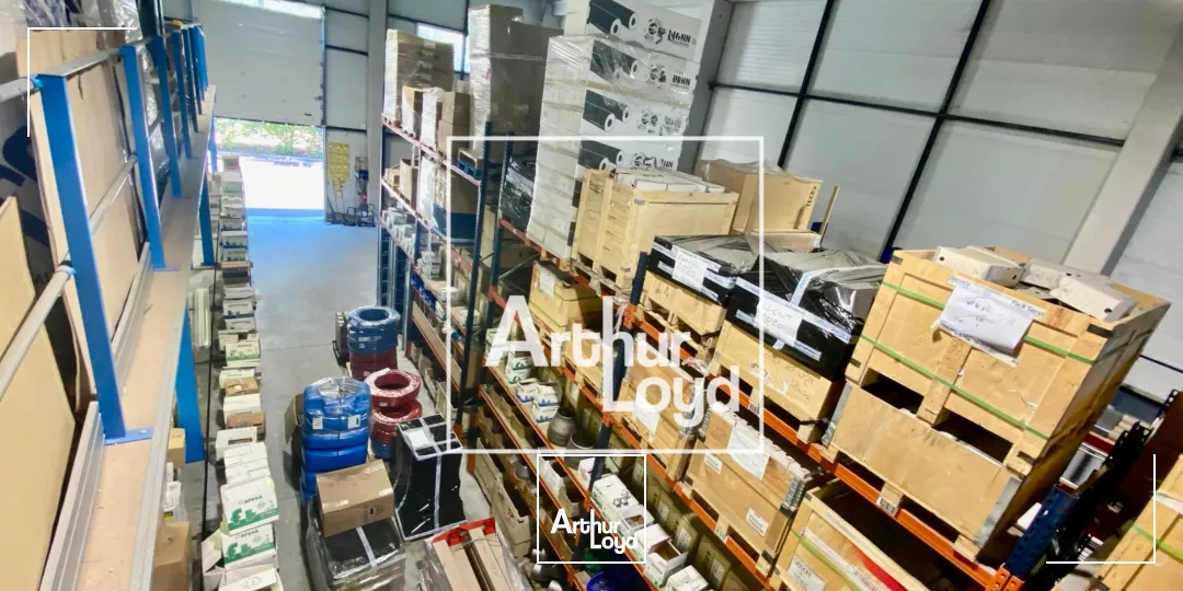 Local d'activité à louer Montpellier - 970 m² avec grande hauteur, bureaux climatisés et accès poids lourds