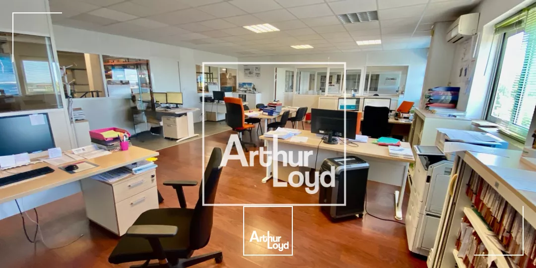 Local d'activité à louer Montpellier - 970 m² avec grande hauteur, bureaux climatisés et accès poids lourds