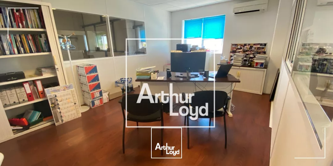 Local d'activité à louer Montpellier - 970 m² avec grande hauteur, bureaux climatisés et accès poids lourds