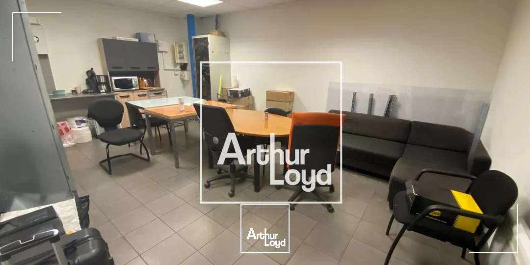 Local d'activité à louer Montpellier - 970 m² avec grande hauteur, bureaux climatisés et accès poids lourds
