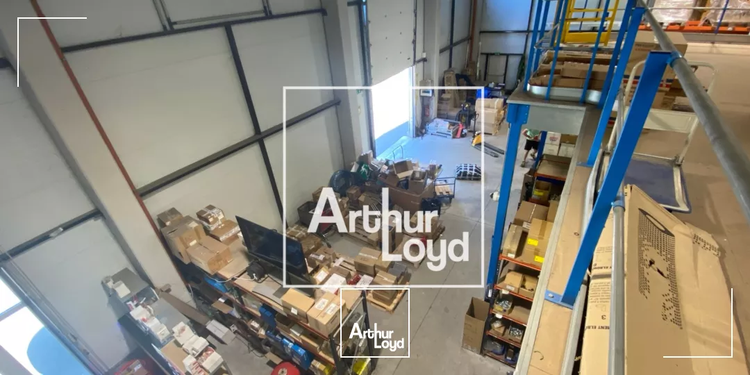 Local d'activité à louer Montpellier - 970 m² avec grande hauteur, bureaux climatisés et accès poids lourds