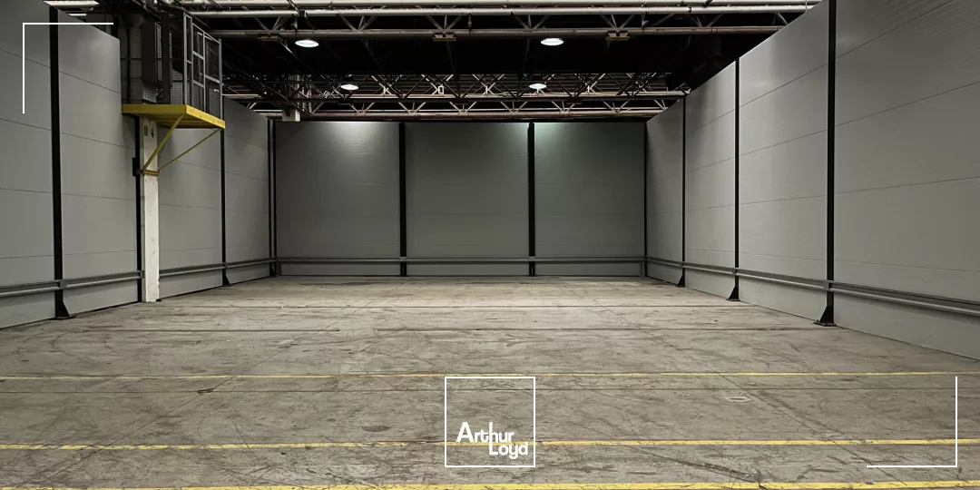 A LOUER LOCAL D'ACTIVITE 575 M2 À MONTATAIRE 