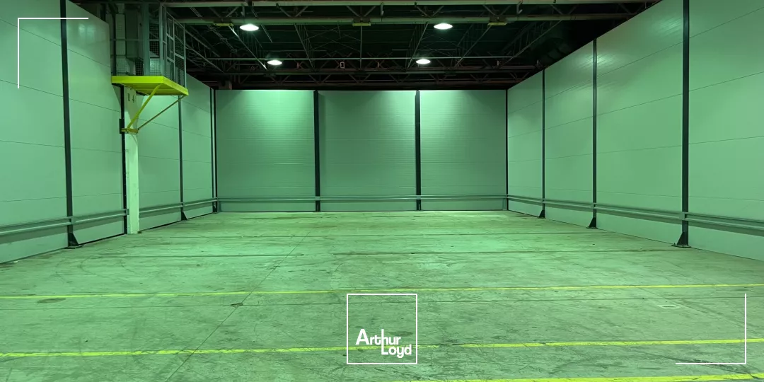 A LOUER LOCAL D'ACTIVITE 575 M2 À MONTATAIRE 