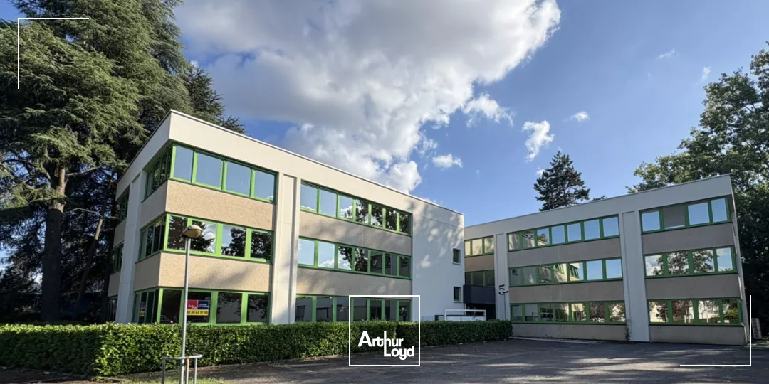 Bureaux lumineux au sud d'Orléans - accès immédiat RD2020 - A louer 157 m2 !