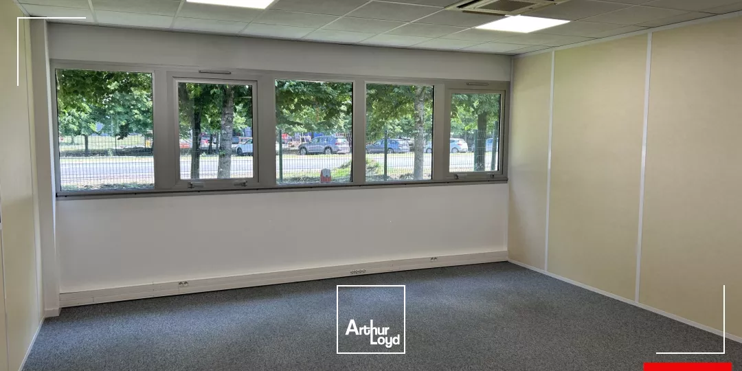 BUREAUX À LOUER À PARTIR DE 18 m² - CASTELNAU D'ESTRÈTEFONDS