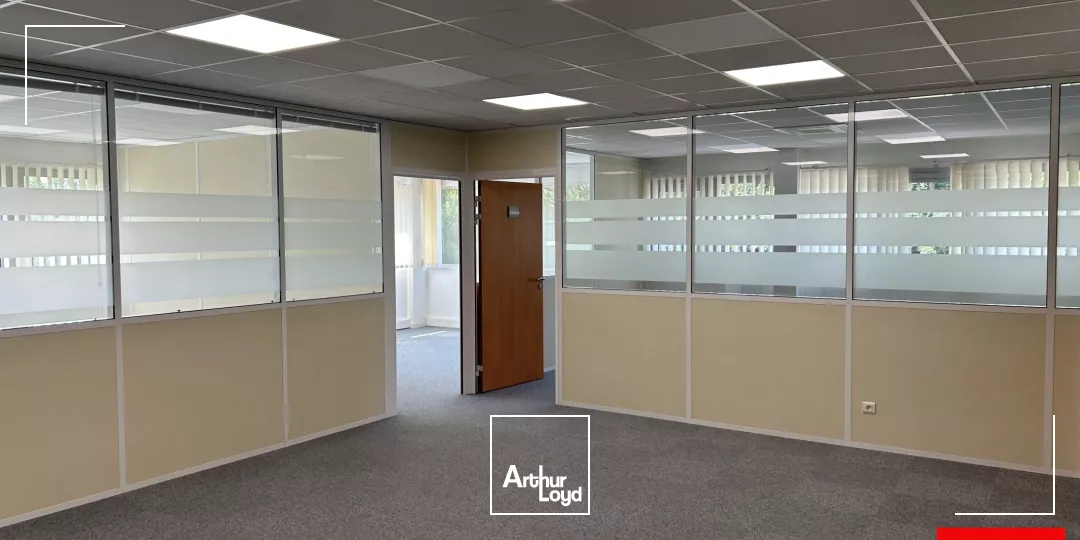 BUREAUX À LOUER À PARTIR DE 18 m² - CASTELNAU D'ESTRÈTEFONDS