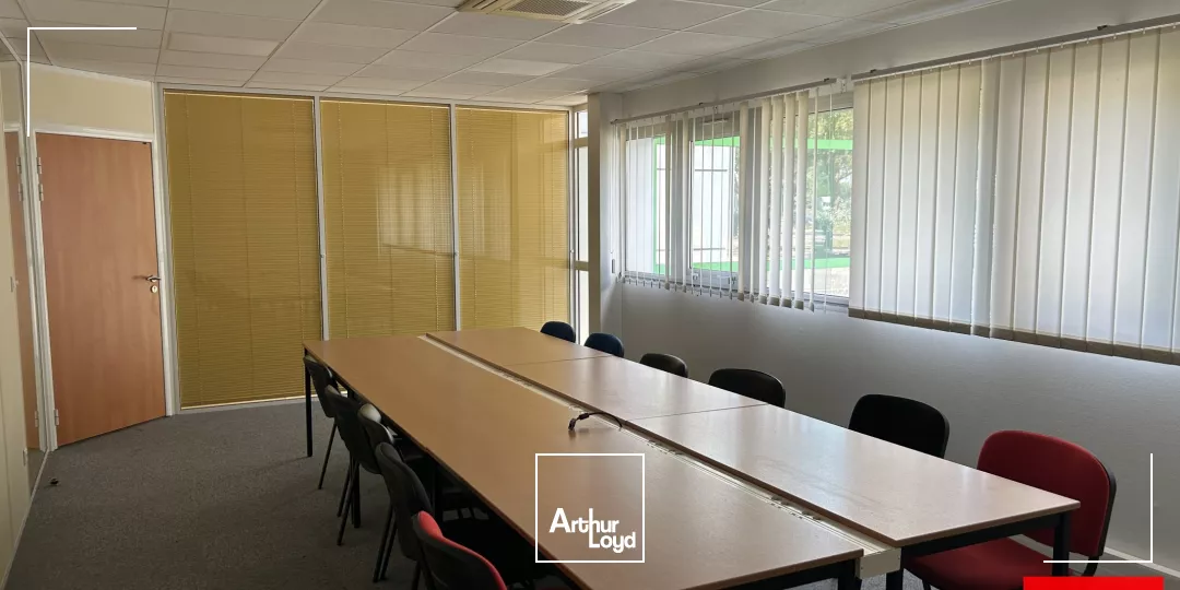 BUREAUX À LOUER À PARTIR DE 18 m² - CASTELNAU D'ESTRÈTEFONDS