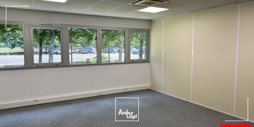 BUREAUX À LOUER À PARTIR DE 18 m² - CASTELNAU D'ESTRÈTEFONDS