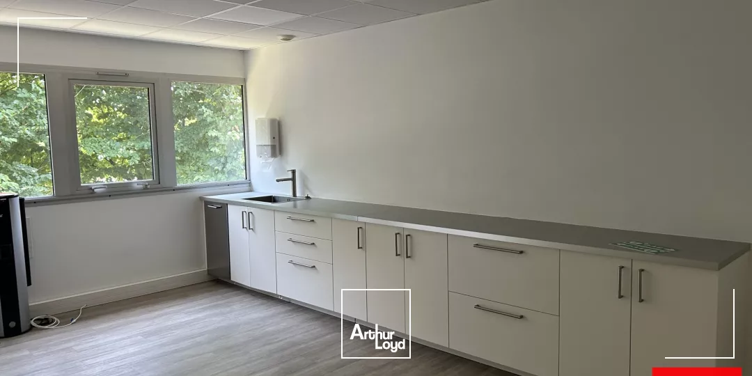 BUREAUX À LOUER À PARTIR DE 18 m² - CASTELNAU D'ESTRÈTEFONDS