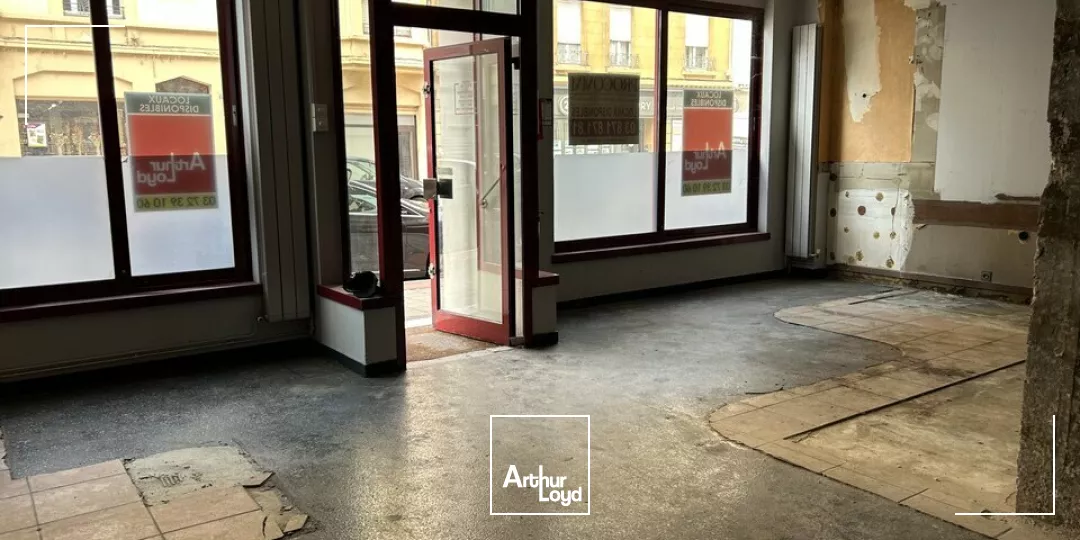 LOCAL COMMERCIAL à LOUER de 155 m²
