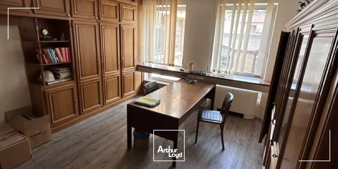 BUREAUX à VENDRE de 162.58 m²