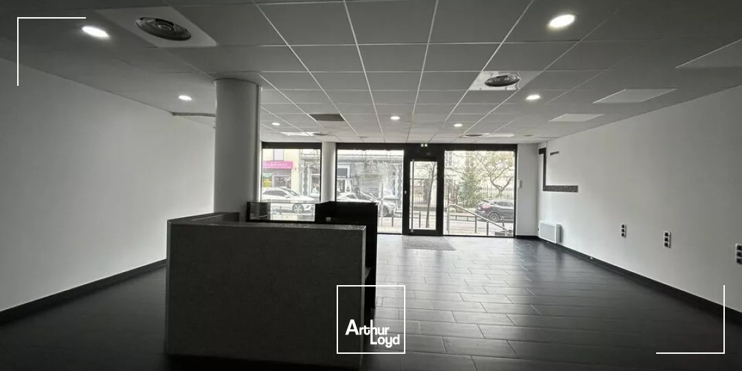 LOCAL COMMERCIAL à VENDRE de 120.1 m²