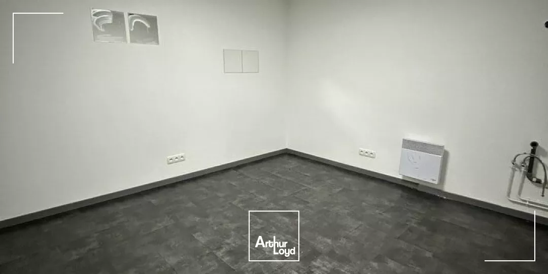 LOCAL COMMERCIAL à VENDRE de 120.1 m²