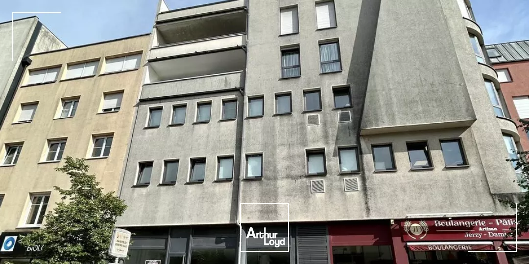 LOCAL COMMERCIAL à VENDRE de 120.1 m²