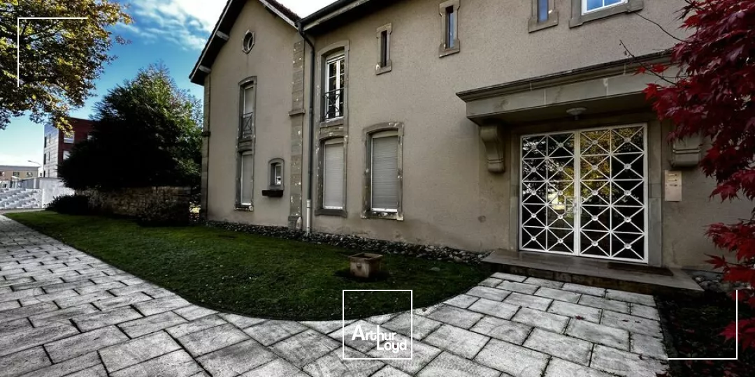 BUREAUX à LOUER de 157.66 m²