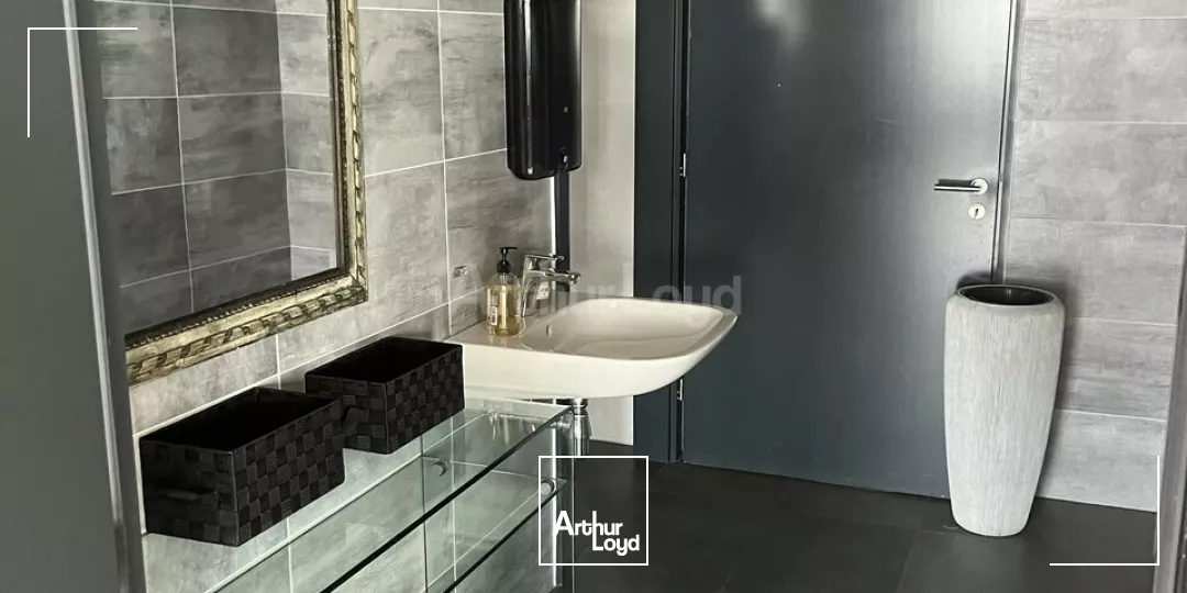 LOCAL COMMERCIAL à LOUER de 500 m²